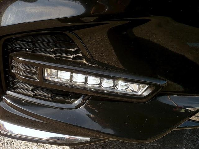 0540290A30261017W00110.jpg