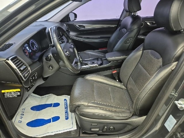 6051500818R11.jpg