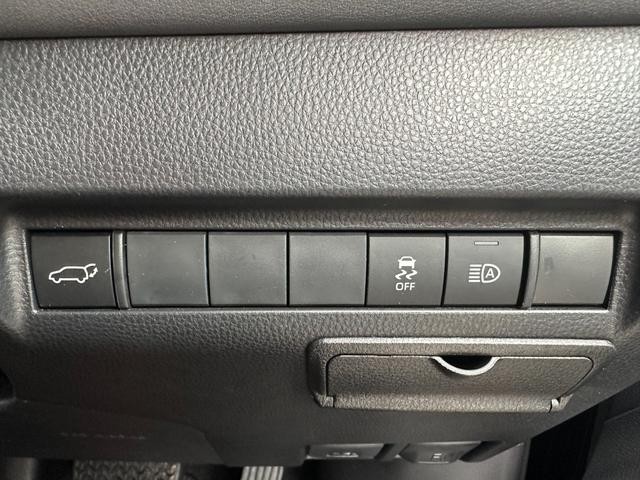 0520129A30260930W00107.jpg