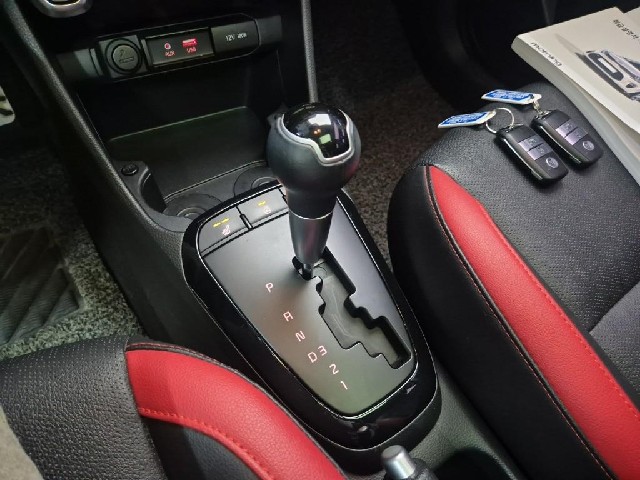6051500285R8.jpg
