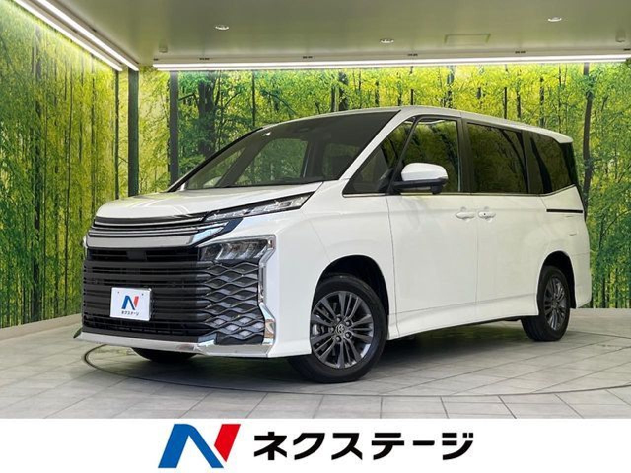 2022 Toyota Voxy, photo 1 of 1