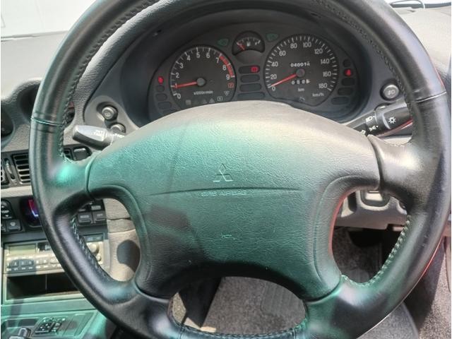 0207189A30260716W00216.jpg