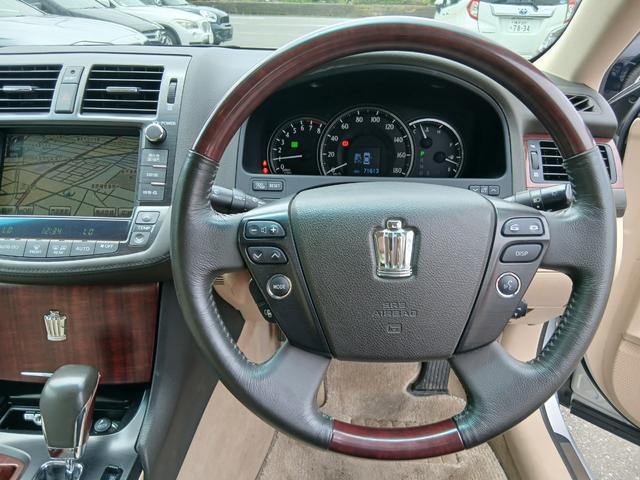 9510417A30260621W00210.jpg