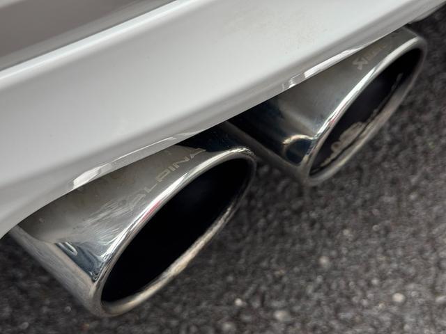 9570349A30260620W00215.jpg