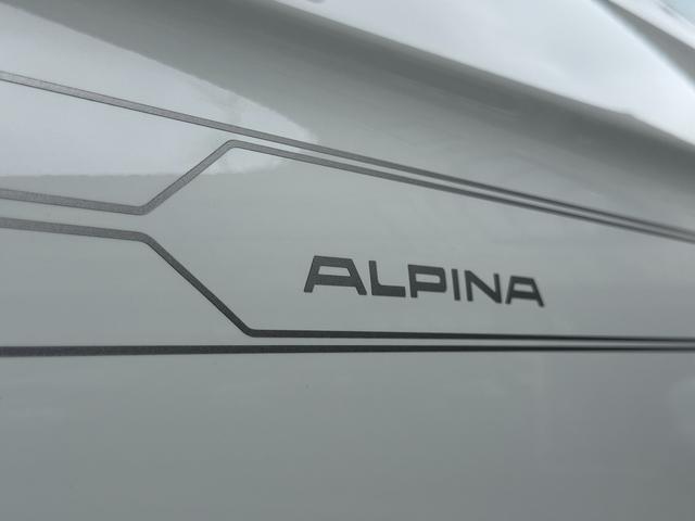 9570349A30260620W00217.jpg