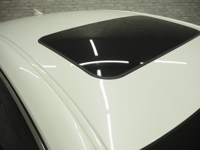 0403084A30261029W00406.jpg