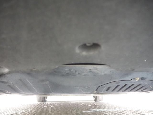 0403084A30261029W00413.jpg