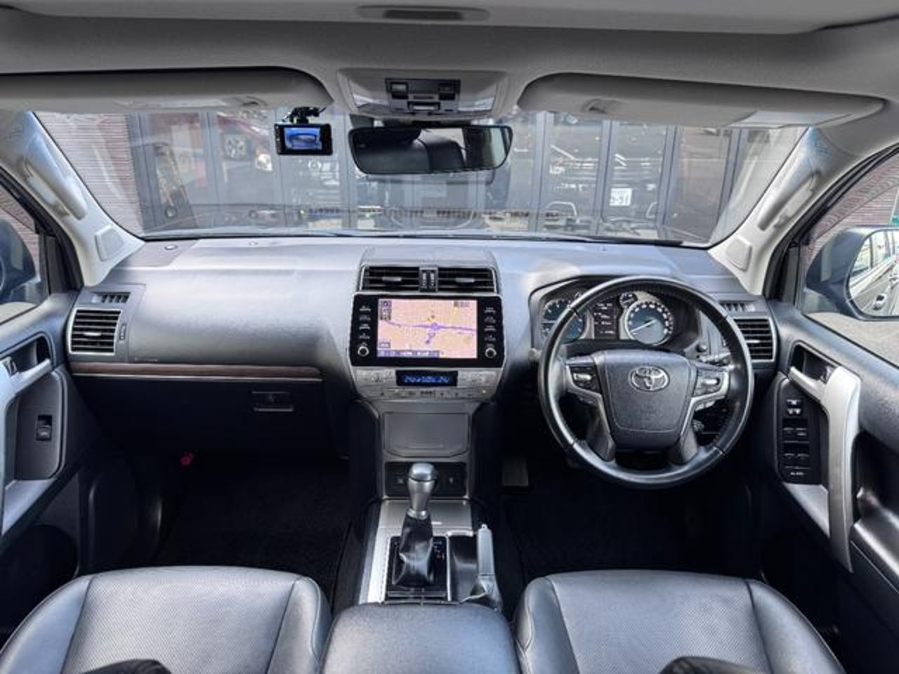2023 Toyota Land Cruiser Prado, photo 2 of 3