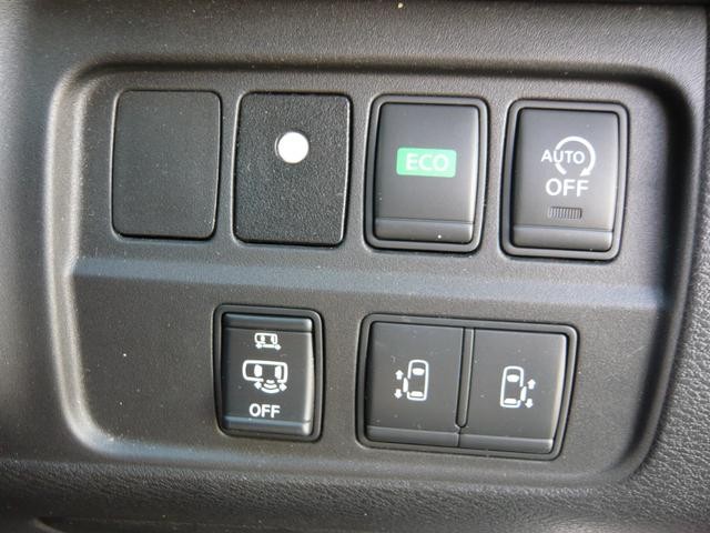 0500692A30261017W00117.jpg