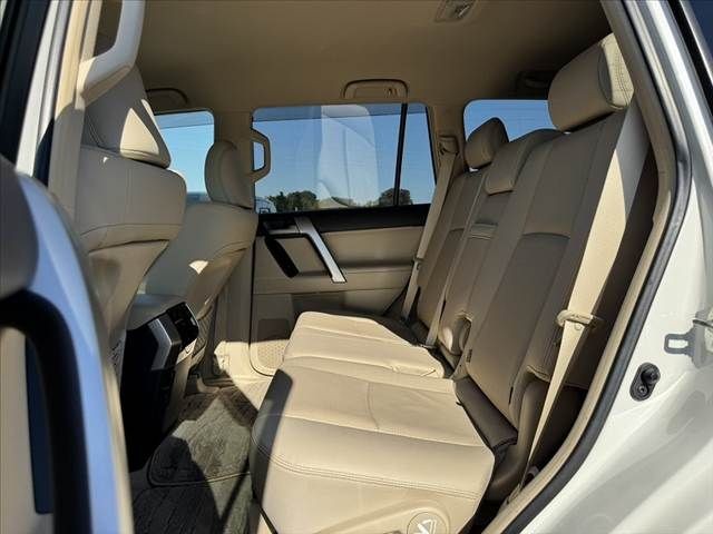 5ed3ba61430c3318d602a7a04fca9aa9.jpg