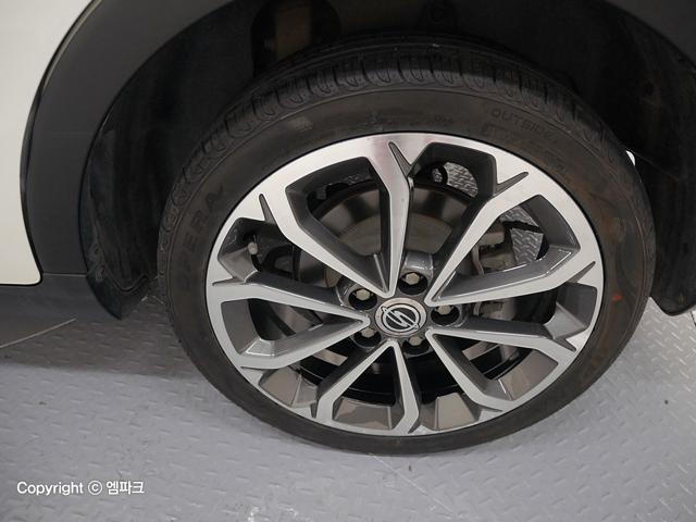 4011501757R13.jpg