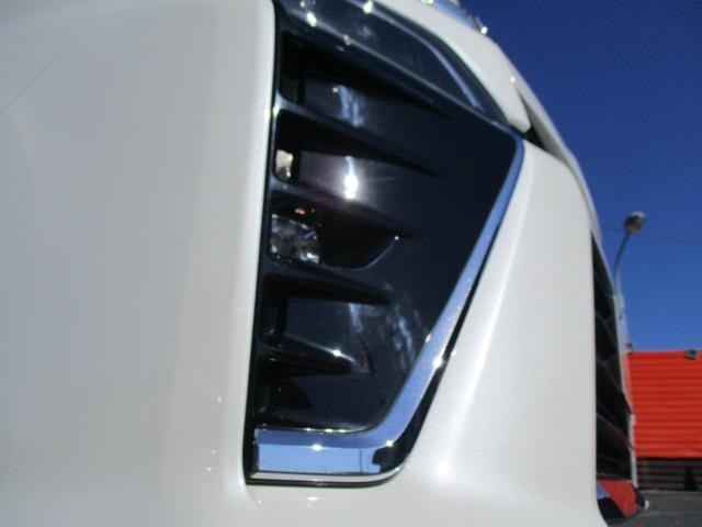 0402364A30261015W00111.jpg