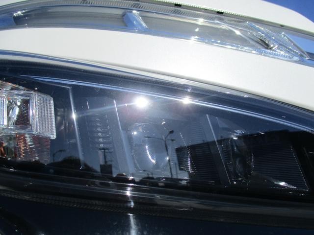 0402364A30261015W00115.jpg