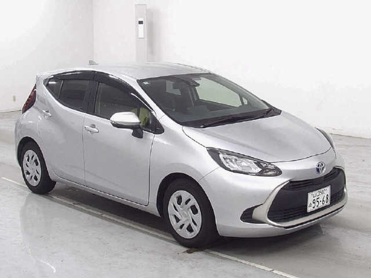 2022 Toyota Aqua, photo 1 of 1
