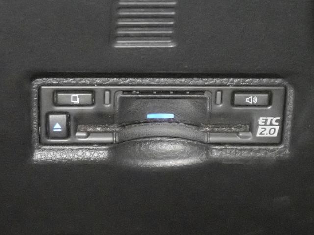 0206389A30260926W00405.jpg