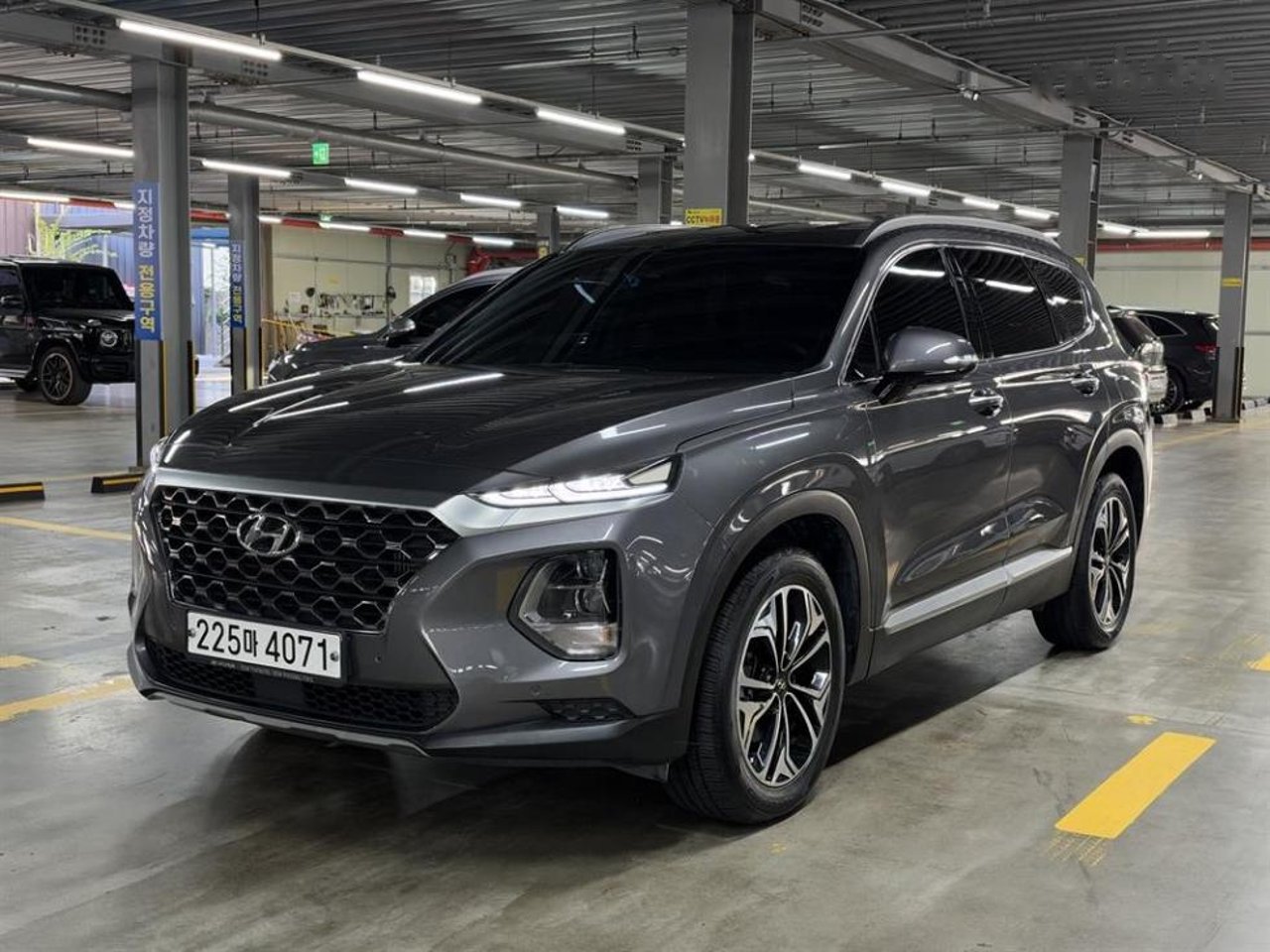 2019 Hyundai Santa, photo 1 of 1