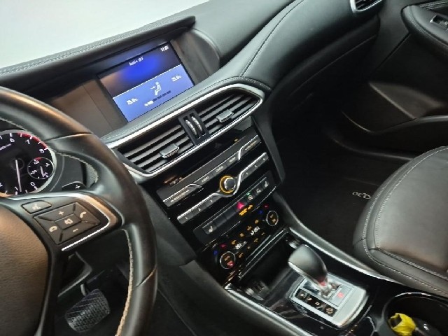 5121002158R10.jpg
