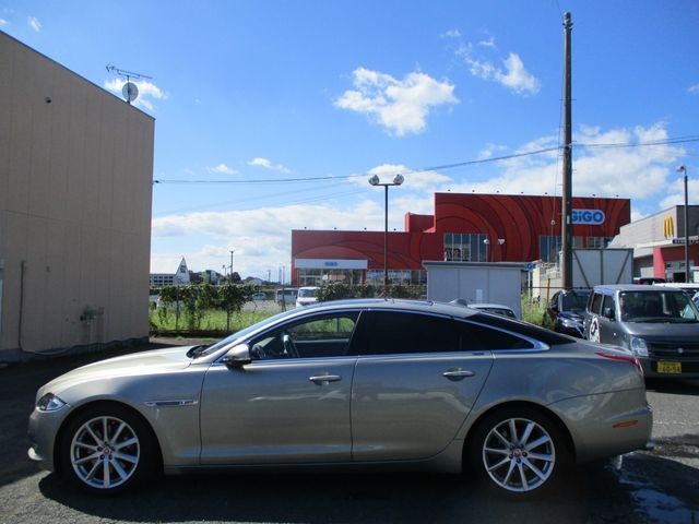 a981600f2fac51ba41554085307c3560.jpg