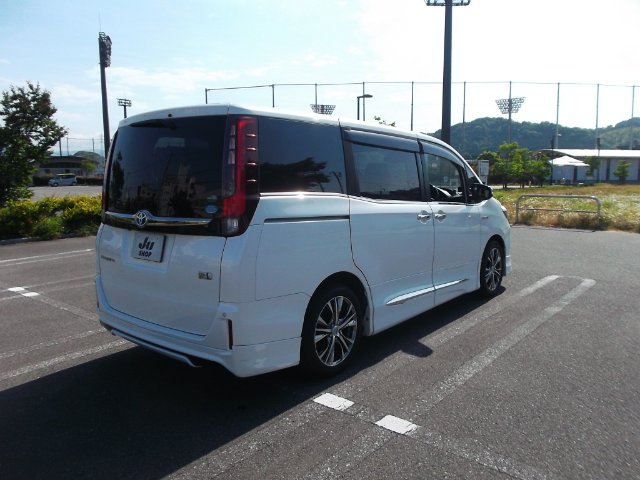 79a55caaab7aedce9008a9b15e531b9a.jpg