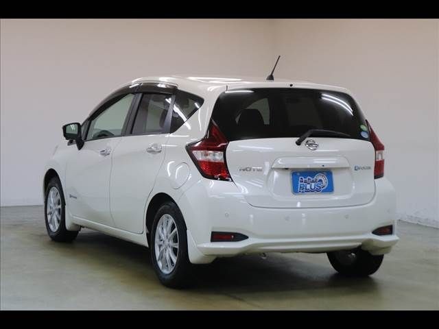 51e818c3e767fca2589386e5bafbe814.jpg