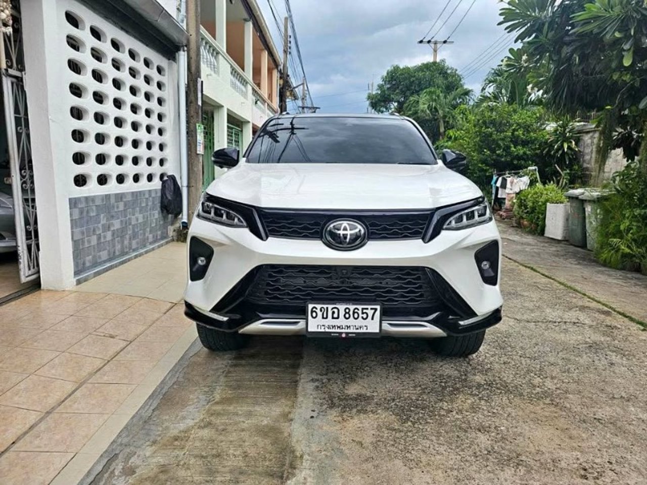 2023 Toyota Fortuner, photo 1 of 1