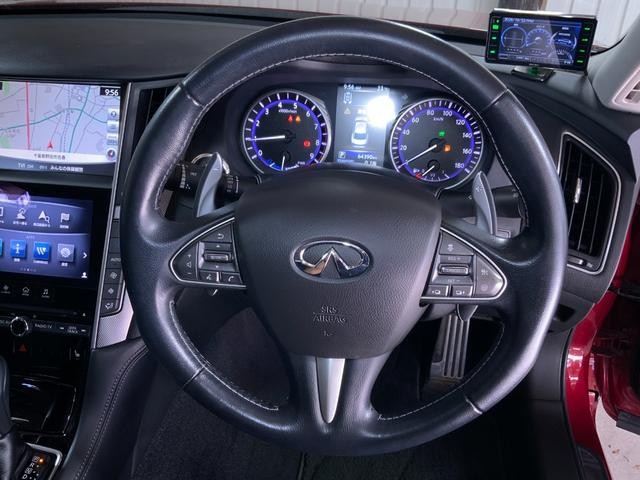 0504839A30261022W00214.jpg