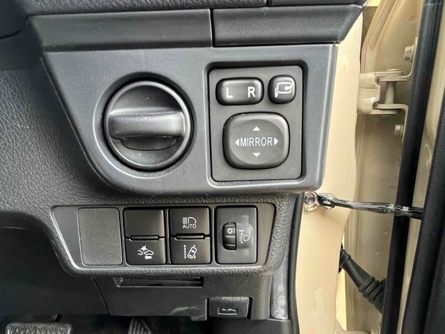 0208738A30261018W00214.jpg