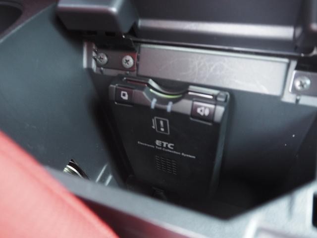 1201125A30261021W00414.jpg