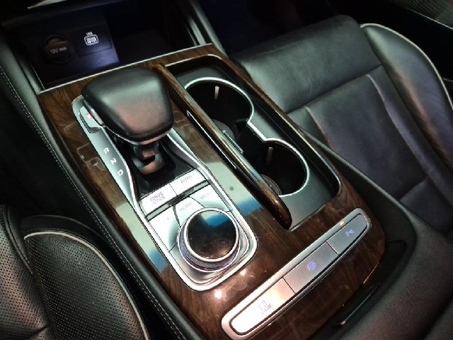 6011000208R8.jpg