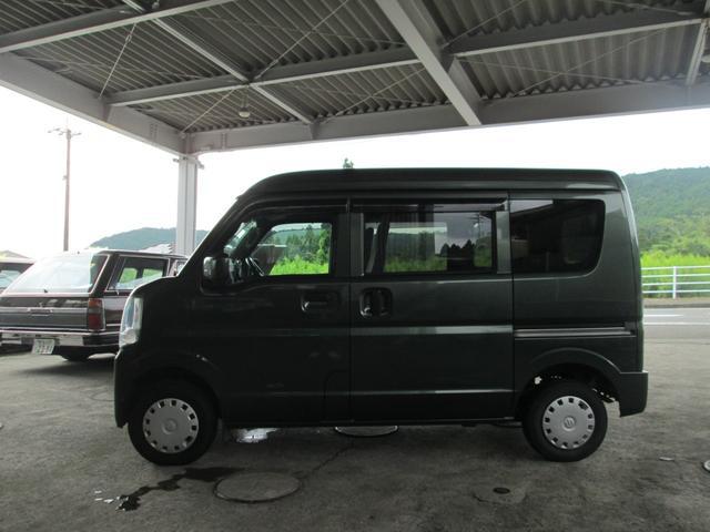 0840466A30251003W00104.jpg