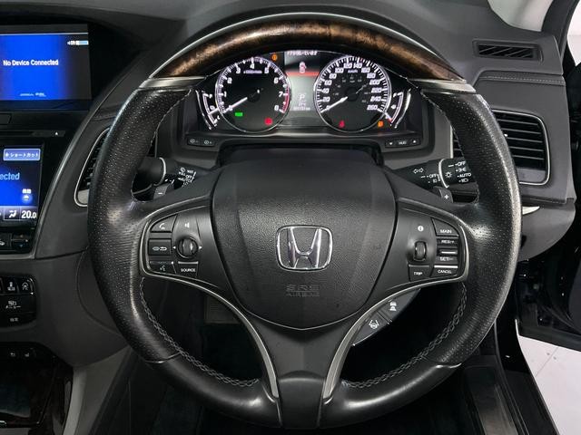 0504839A30261019W00114.jpg