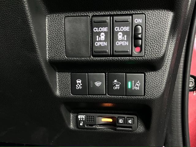 0500075A30260927W00118.jpg
