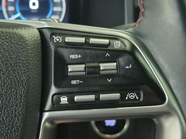 6051501429R15.jpg