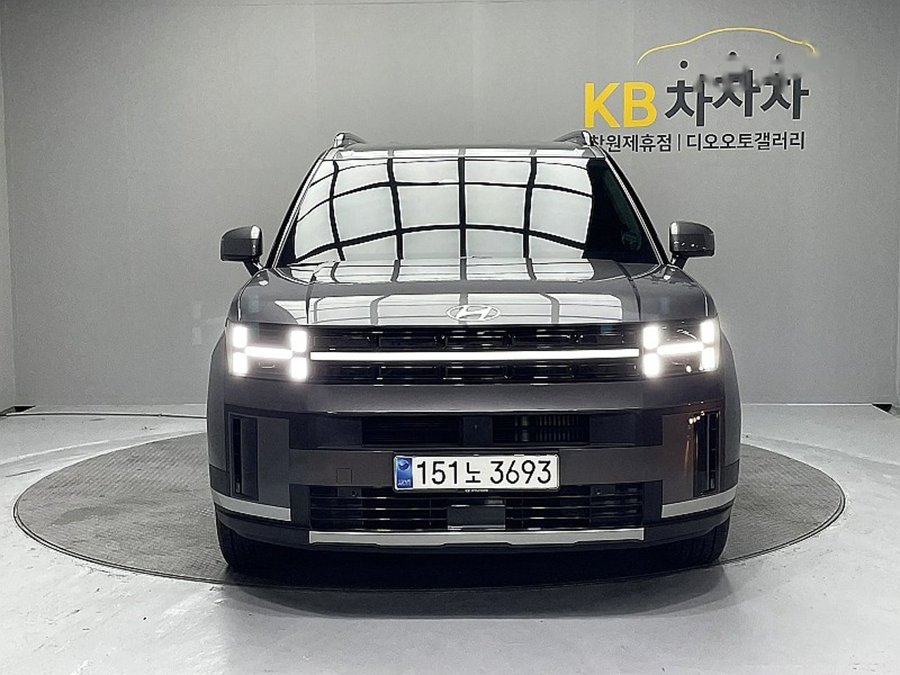 2023 Hyundai Santa, photo 1 of 1
