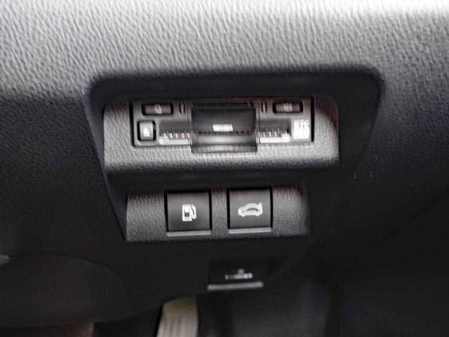 0302202A30260715W00214.jpg