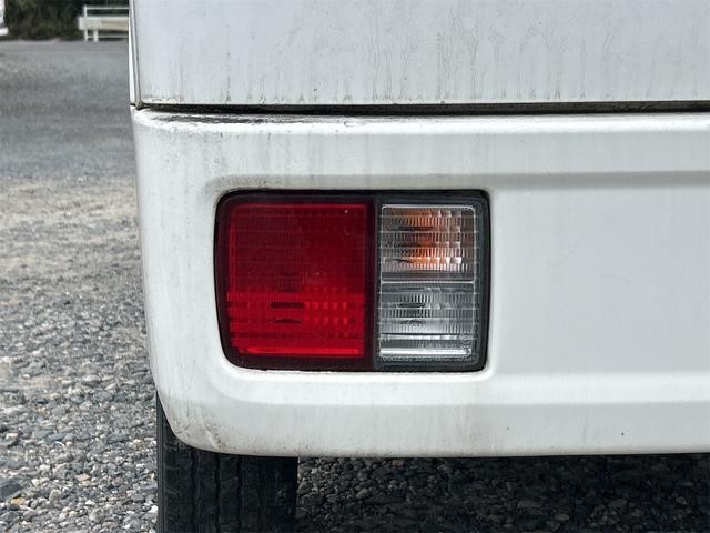 0402759A30261020W00515.jpg