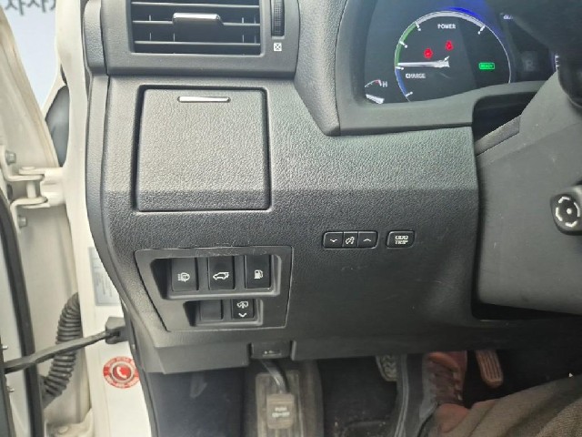 6081000331R19.jpg