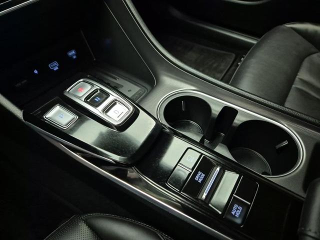 6011000635R8.jpg