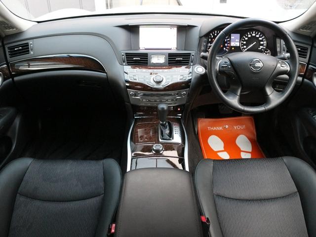 0561141A30260905W00103.jpg
