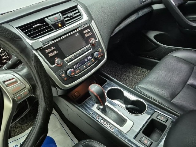 6011002496R10.jpg