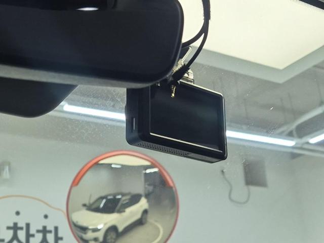 6011500983R17.jpg
