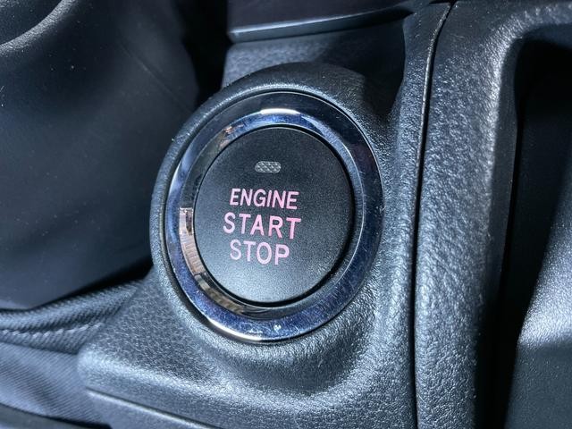0504839A30261015W00719.jpg