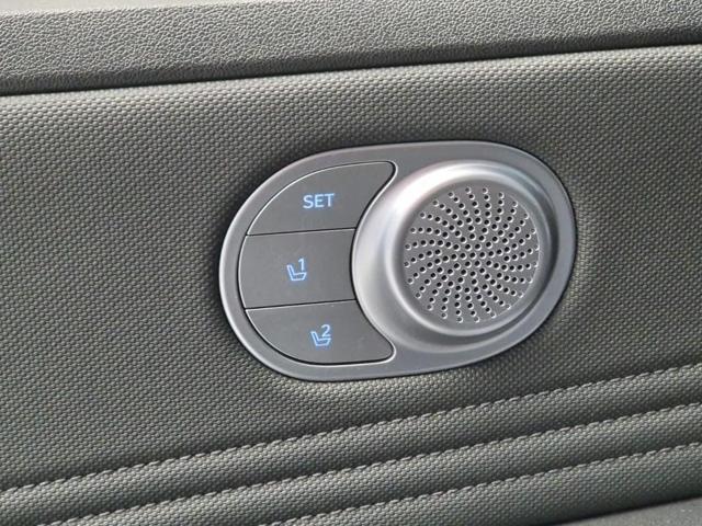 6051001859R18.jpg