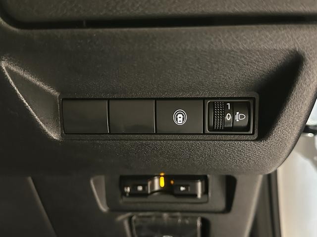 0509824A30260925W01110.jpg