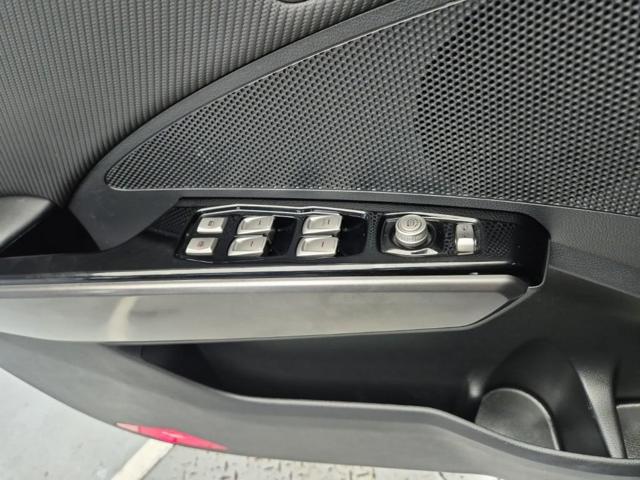 6051000228R18.jpg