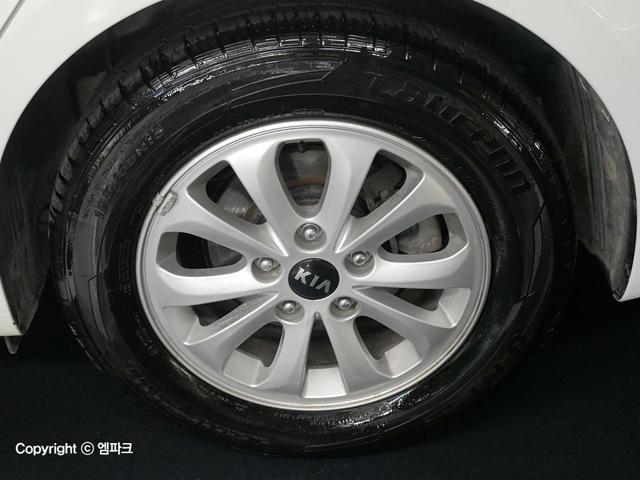 6051001495R18.jpg