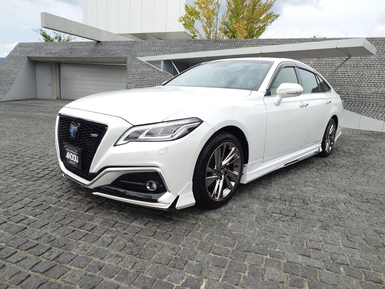 2021 Toyota Crown, photo 1 of 1