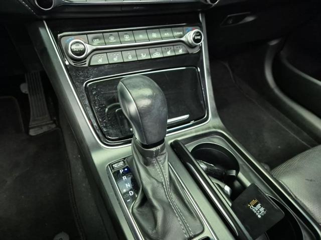 6041001179R8.jpg