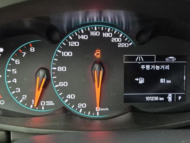 6011000585R6.jpg