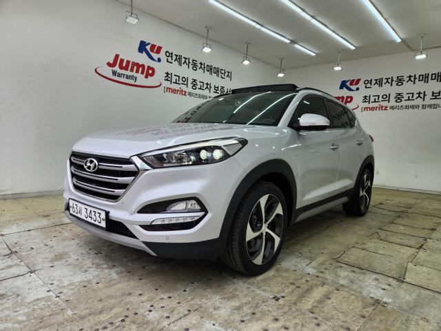 6011000585R1.jpg